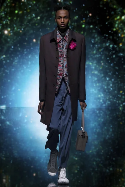 Look 25